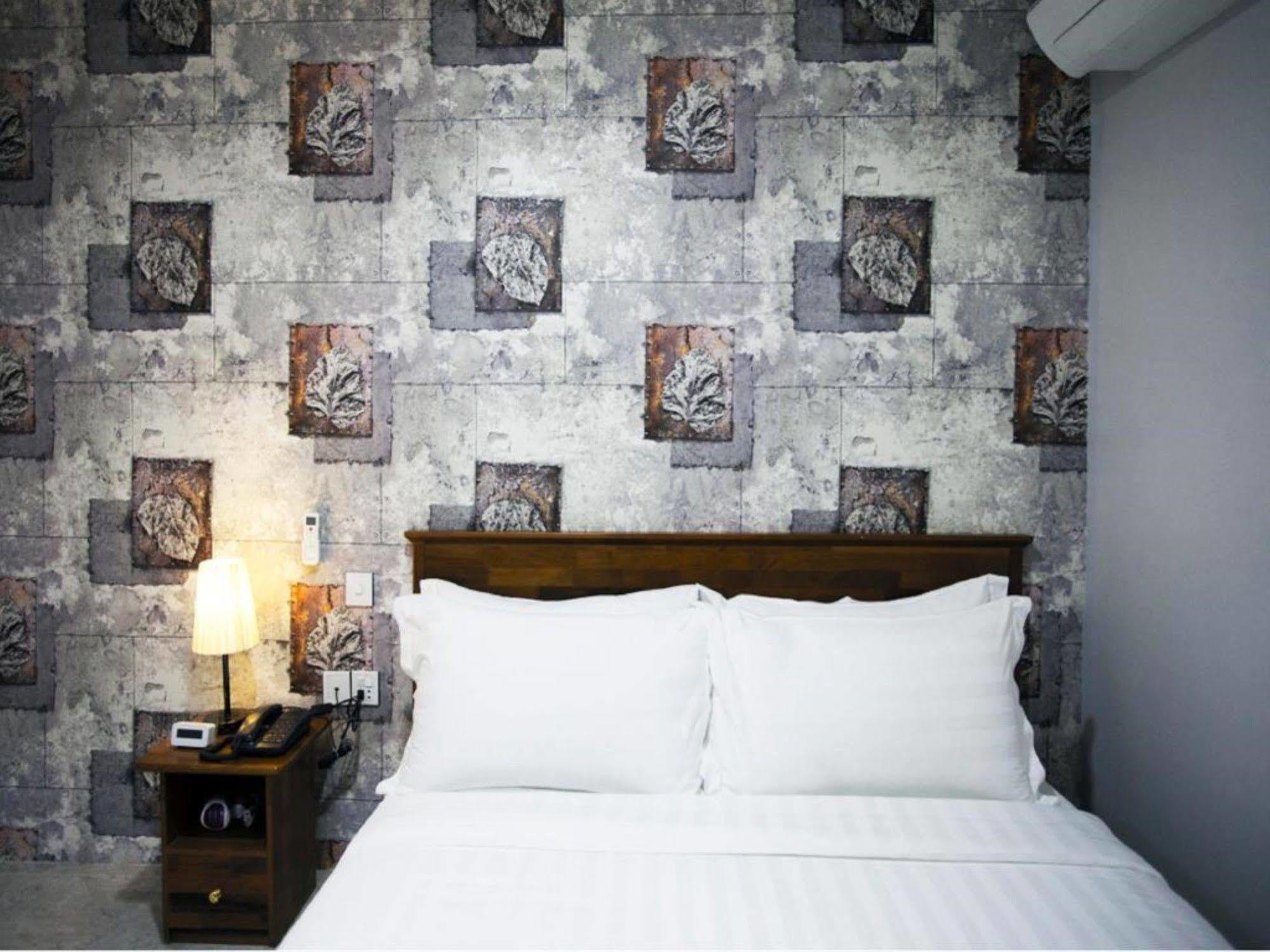 Merchant Art Boutique Hotel Yangon Exterior photo